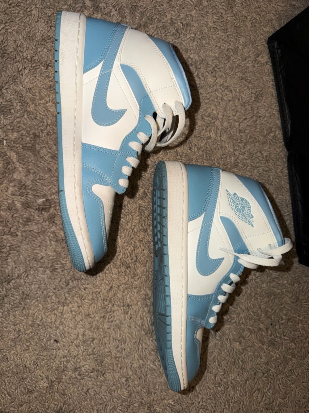 Jordan 1s mid university blue